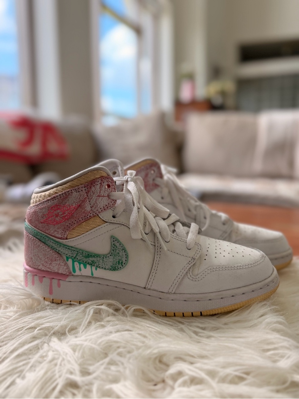 Air Jordan 1 Mid SE ice cream